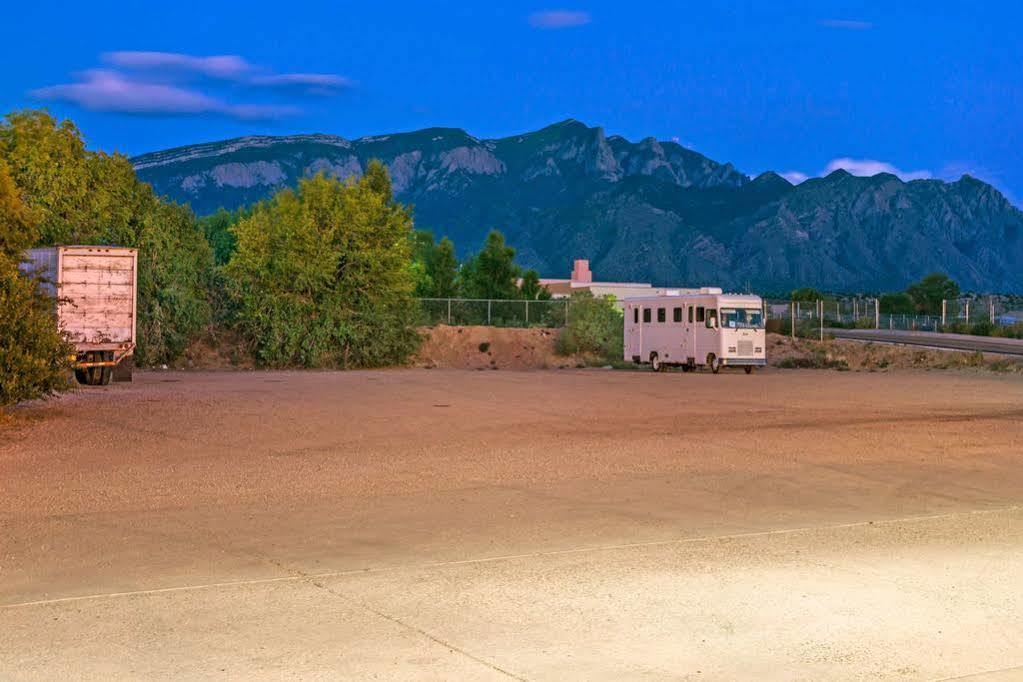 Hotel Super 8 By Wyndham Bernalillo Exterior foto